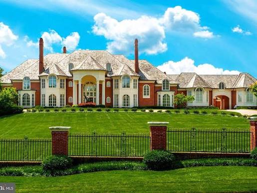 a large mansion estate in potomac maryland