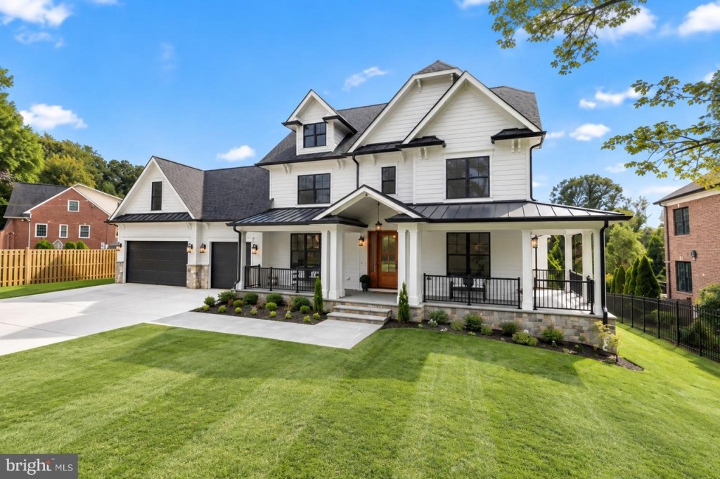 exterior white home in rockville maryland